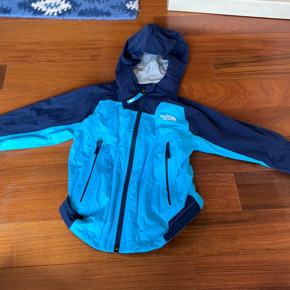 North face Boys outershell ski coat in xs, size 6 boys